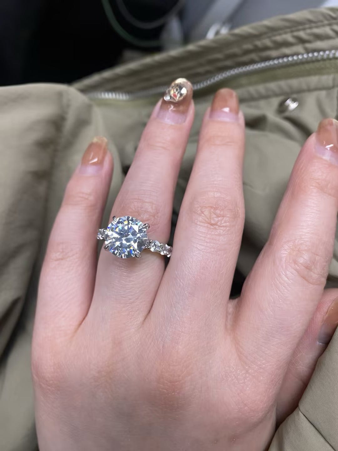 Customer photo review of Rodiffy Moissanite 2.0Ct~4.0 Ct Round Engagement Ring -4 Prong Setting