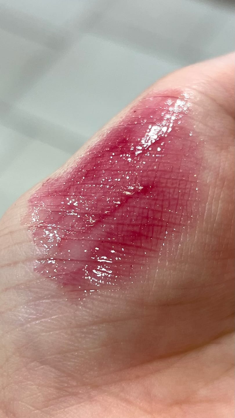 Customer photo review of センシュアル ティンティッドシャイン リップセラム