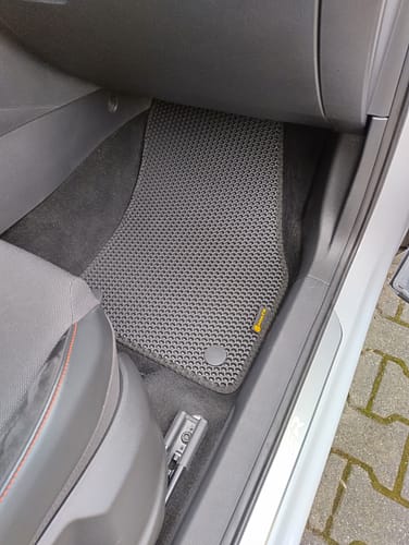 Customer photo review of Auto Fußmatten nach Maß - Vorne
