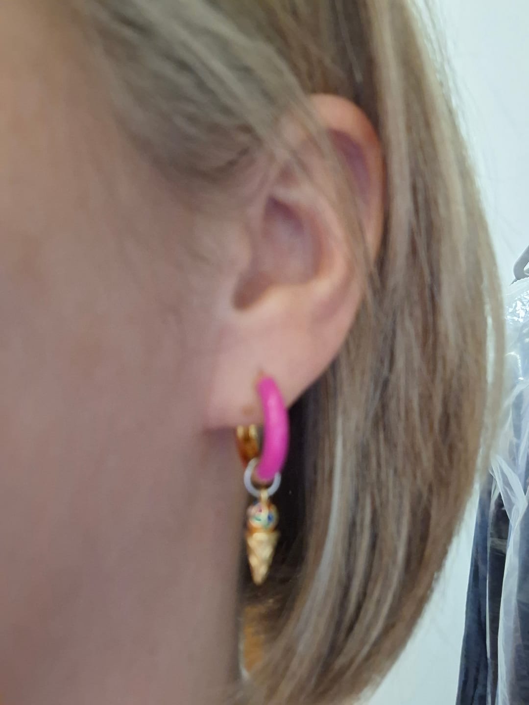 Customer photo review of Orecchino HOOP COLOR - Tangerine