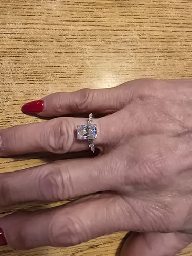 Customer photo review of Louily Moissanite 3.5 Carat Radiant Cut Engagement Ring In Sterling Silver