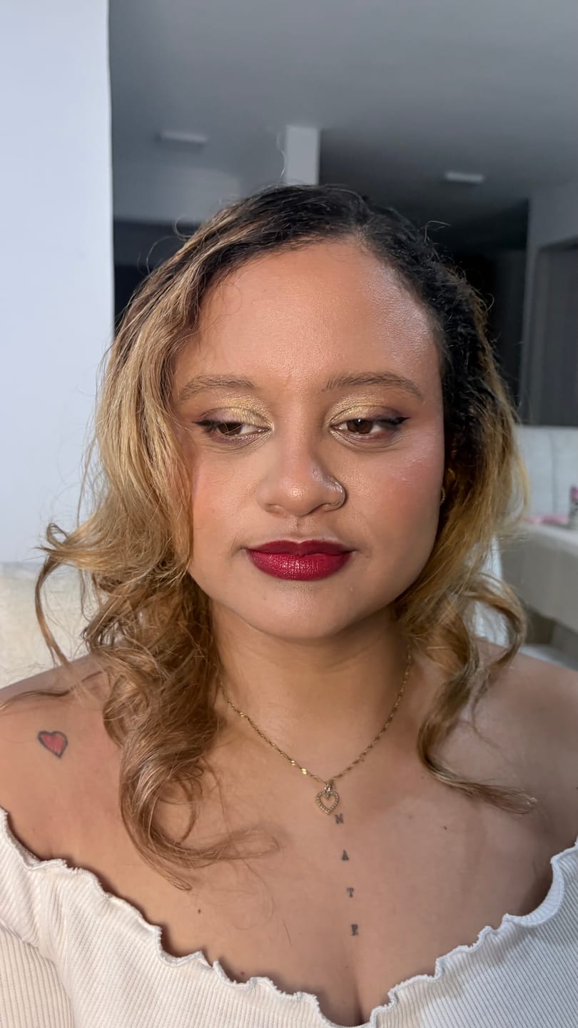 Customer photo review of BASE DE MAQUILLAJE LÍQUIDA 1ST SCENE