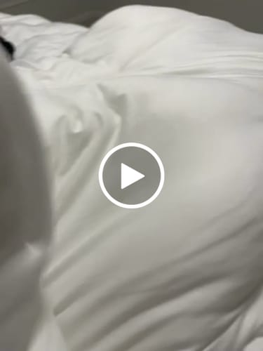 Customer video review of MarshMellow Comforter