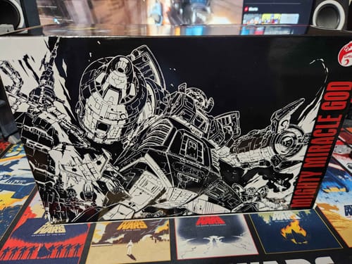 Customer photo review of Pangu Toys PT-02M PT02M Mighty Miracle God (Omega Supreme) Metallic Version 27cm / `10.7"