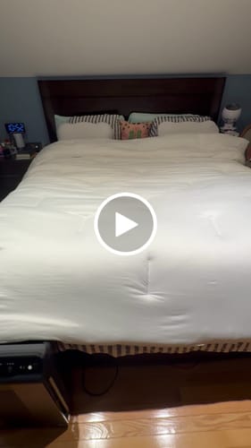 Customer video review of Cloud Cooling Pillow Case