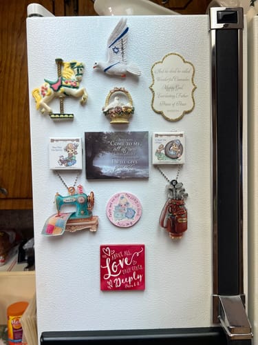 Customer photo review of Personalized Vintage Sewing Machine Acrylic Ornament With Name - For Christmas Seamstress Mom & Grandma's Holiday Gift