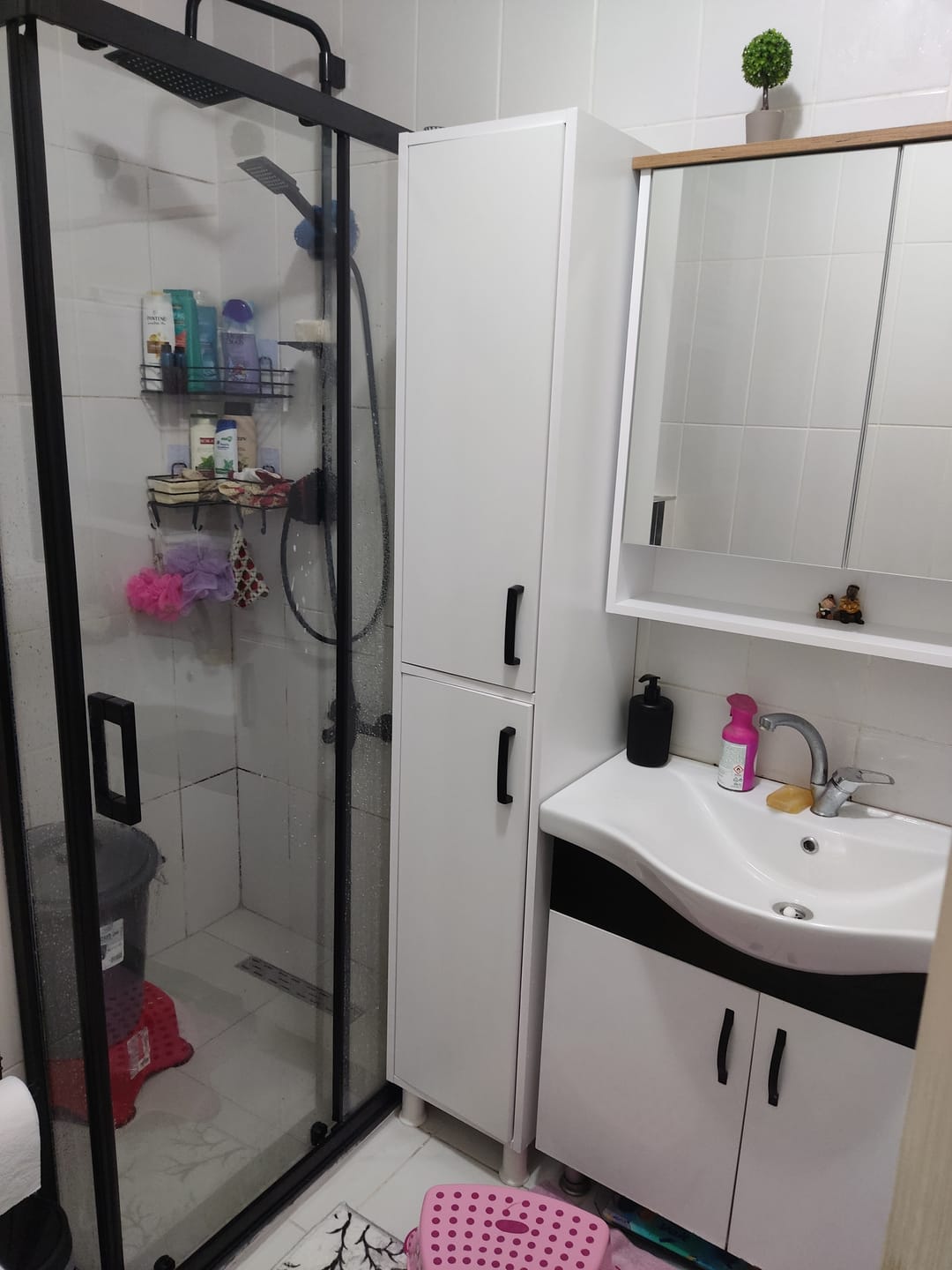 Customer photo review of Rani F1 Çok Amaçlı Dolap 2 Kapaklı 6 Raflı Banyo Kiler Mutfak Dolabı Beyaz M1