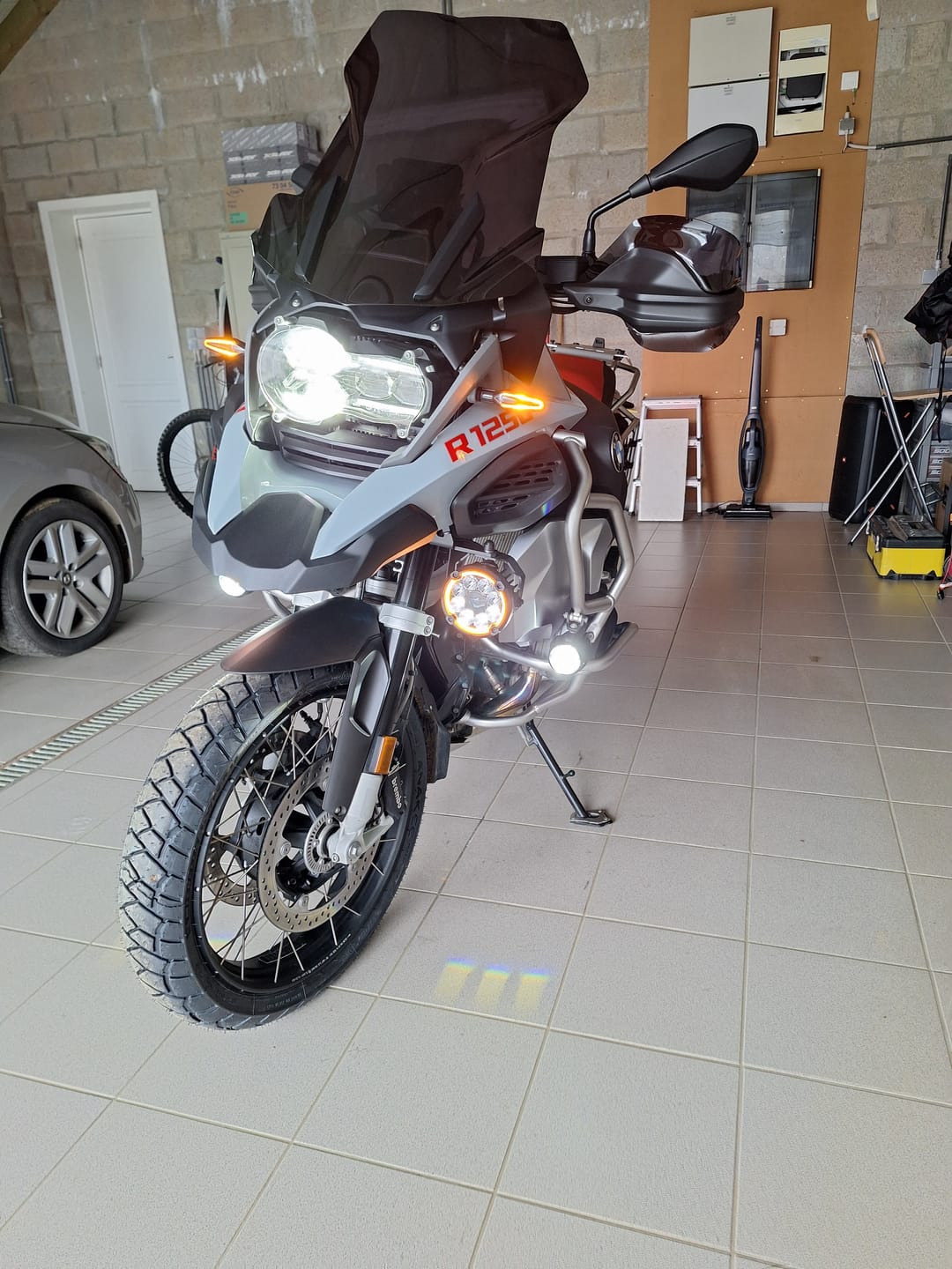 Customer photo review of Under Nose Mount for Motorcycle Lights