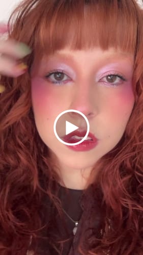 Customer video review of SOMBRAS CREMOSAS EN BARRA