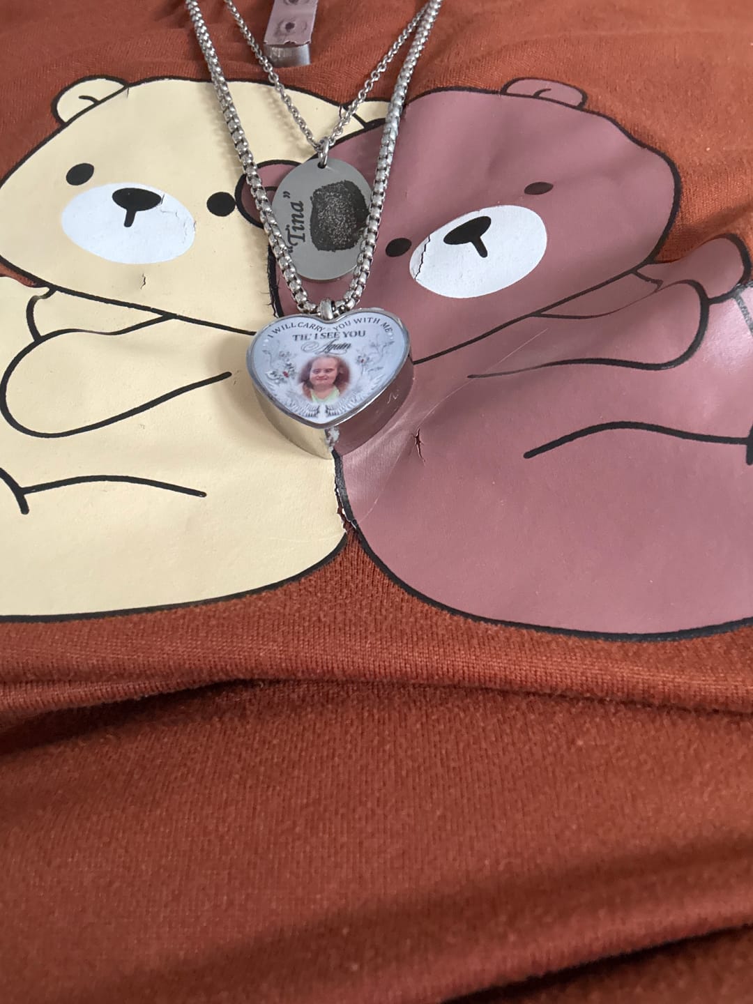 Customer photo review of Custom Photo Cremation Urn Necklace Memorial Jewelry for Ashes "I Will Carry You With Me” -N001-URN