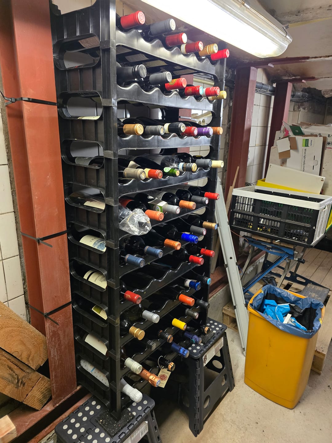 Customer photo review of Wijnrek Stapelbaar Zwart - Kunststof - 60 flessen - 10 stuks