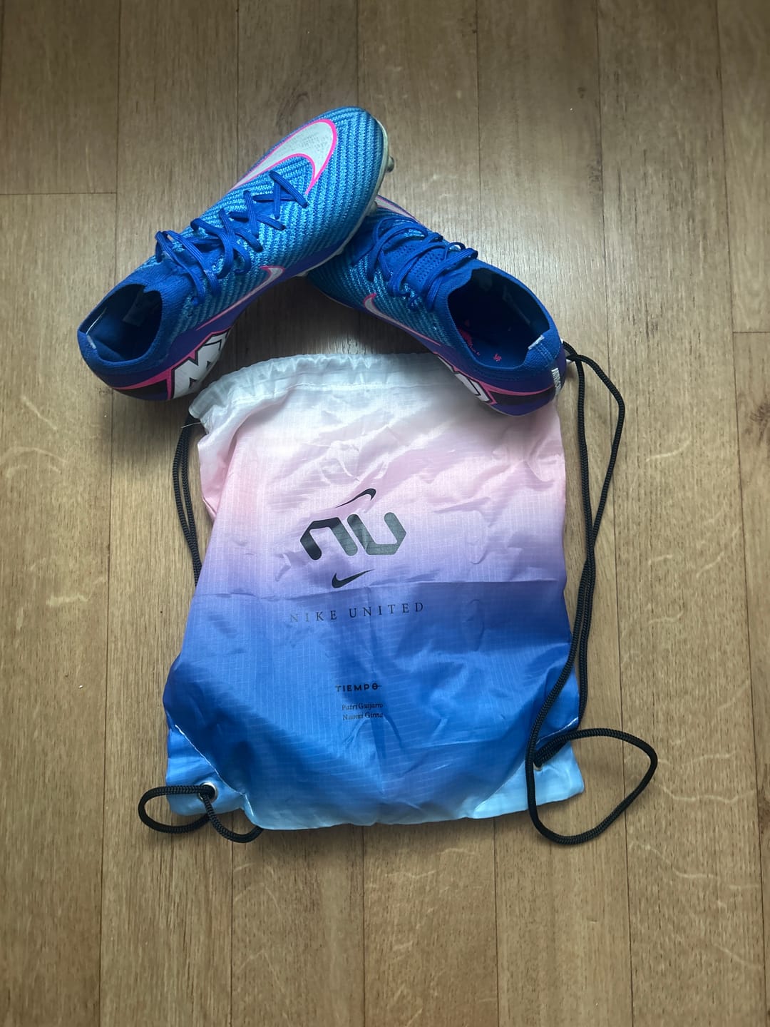 Customer photo review of Mercurial Vapor 16 AG Attack Pack - Bleu/Argent/Rose