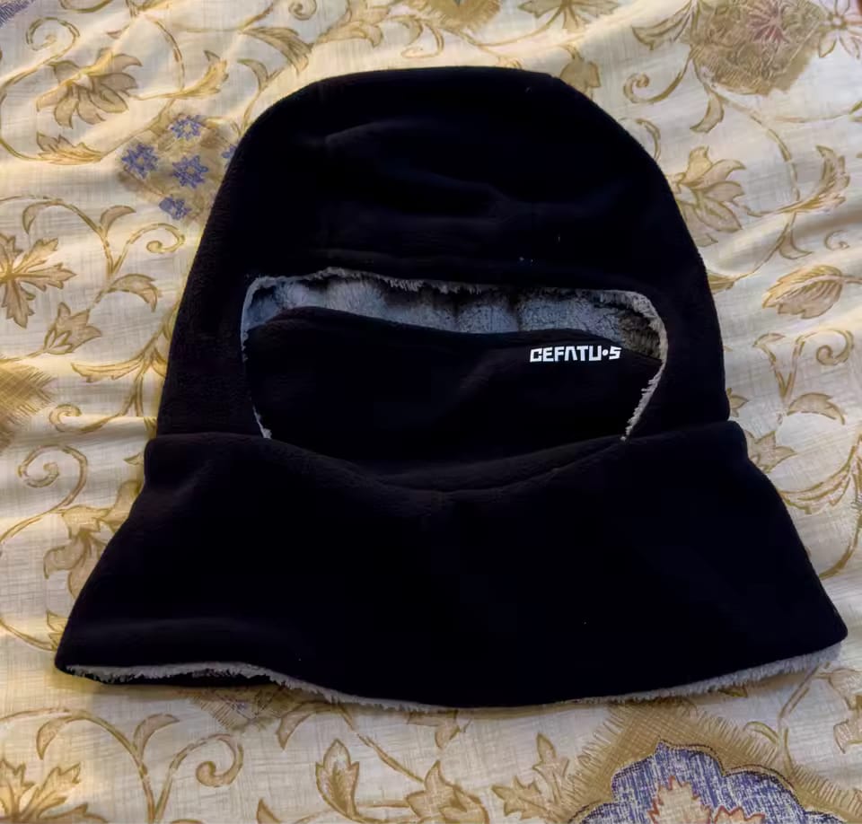 Customer photo review of 3-in-1 Winter Balaclava – Mütze, Schal & Maske
