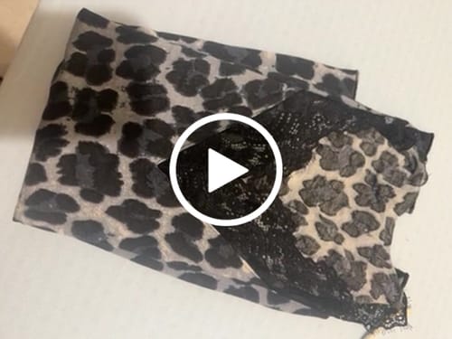 Customer video review of Stretchy Cashmere Langarmshirt mit Spitze mitternachtsblau LUXURY LITTLE LEO