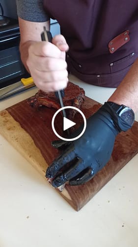 Customer video review of BraaiPlank™ "Beenlem" Hammer Forged Boning Knife