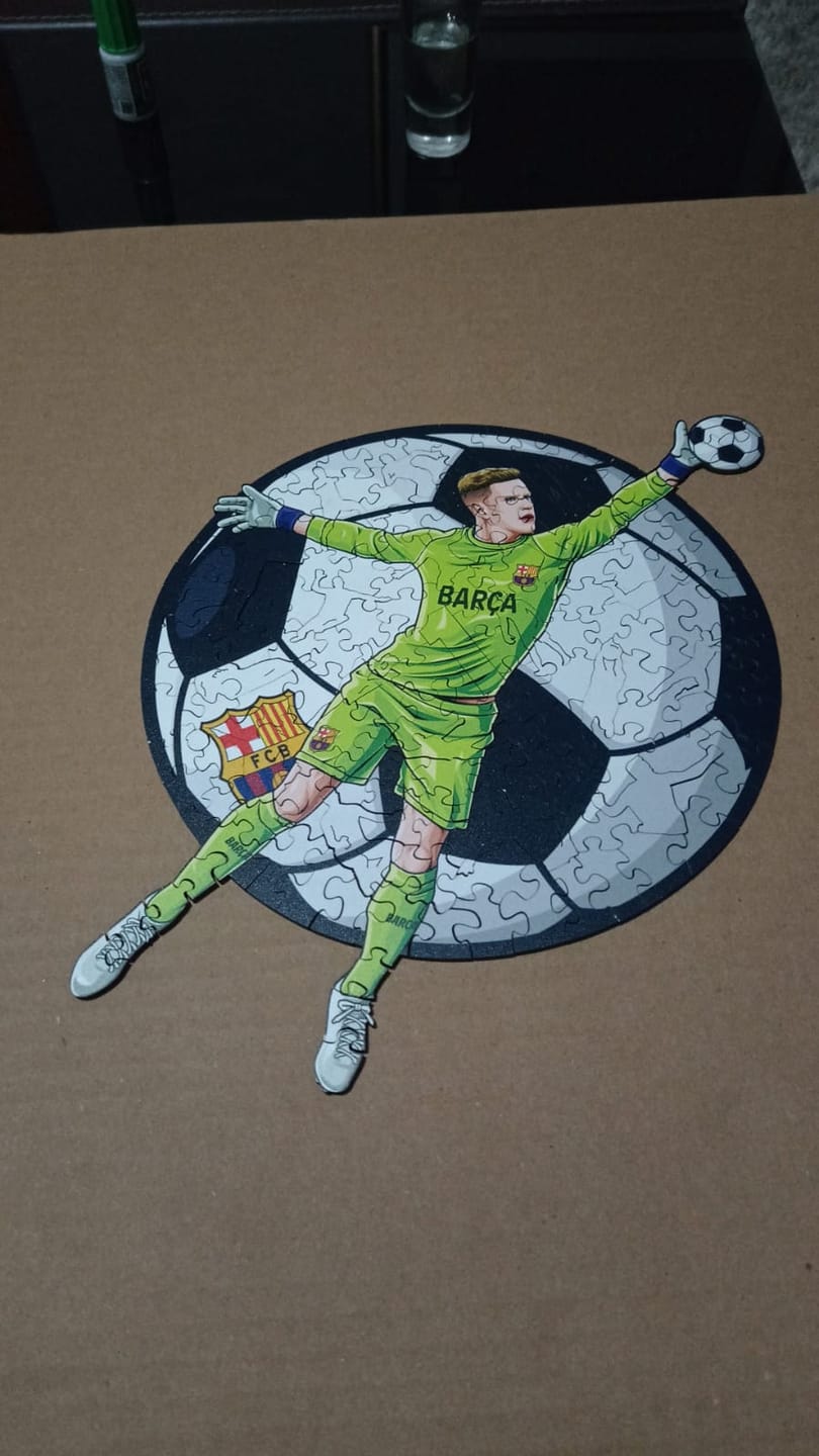 Customer photo review of Marc-André ter Stegen - Rompecabezas de Madera
