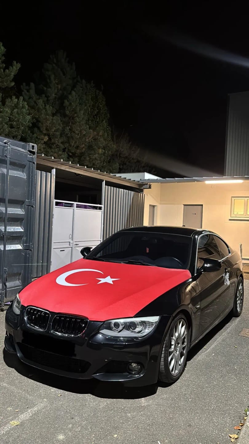 Customer photo review of Drapeau Capot Turquie 🇹🇷