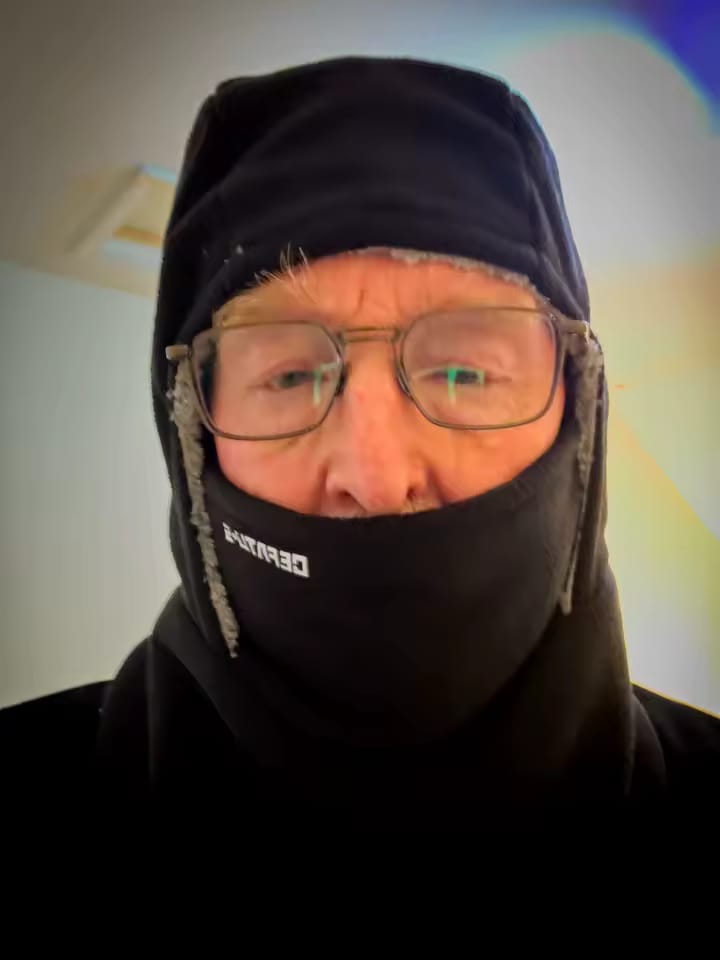 Customer photo review of 3-in-1 Winter Balaclava – Mütze, Schal & Maske