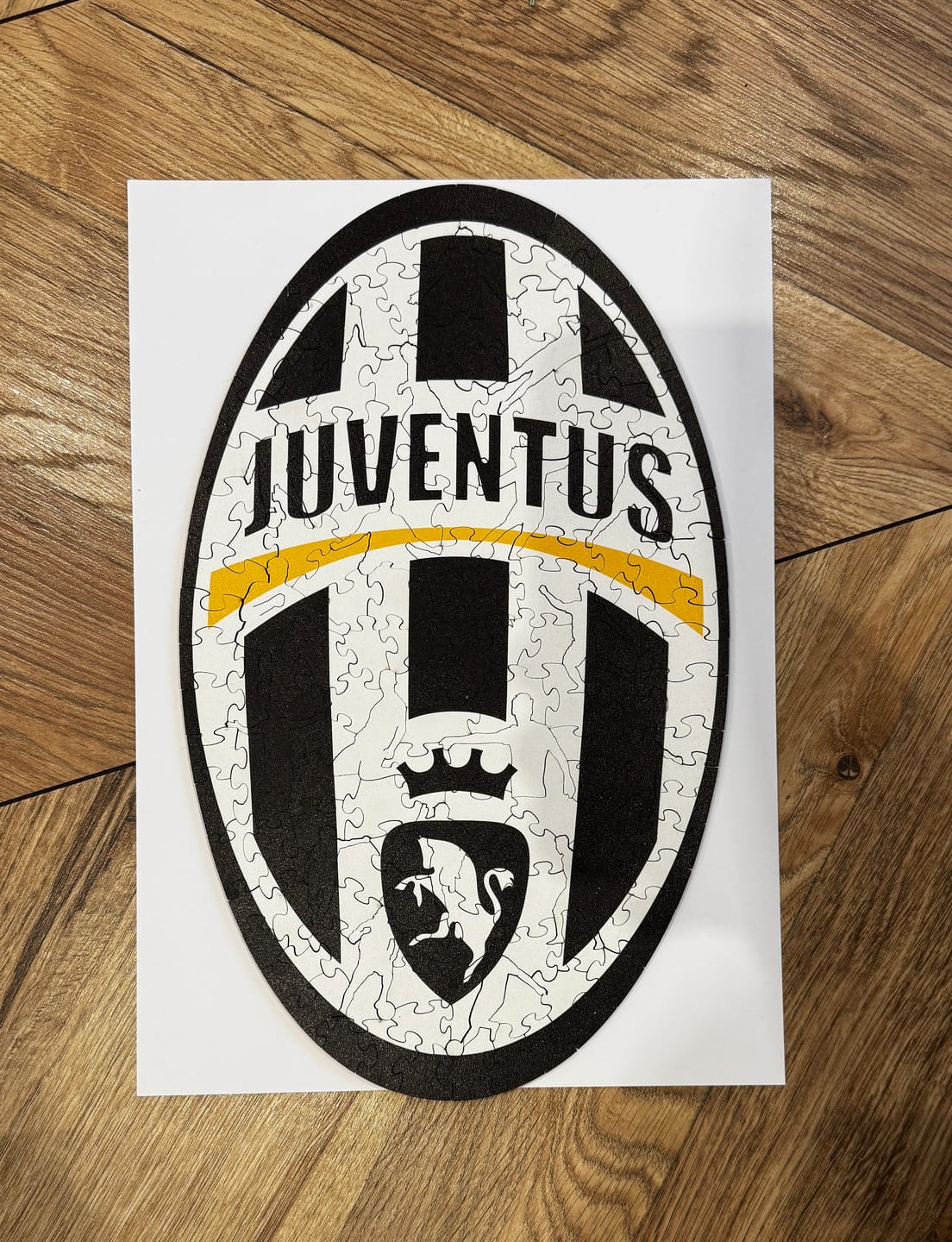 Customer photo review of Juventus FC® Retro Logo - Wooden Puzzle
