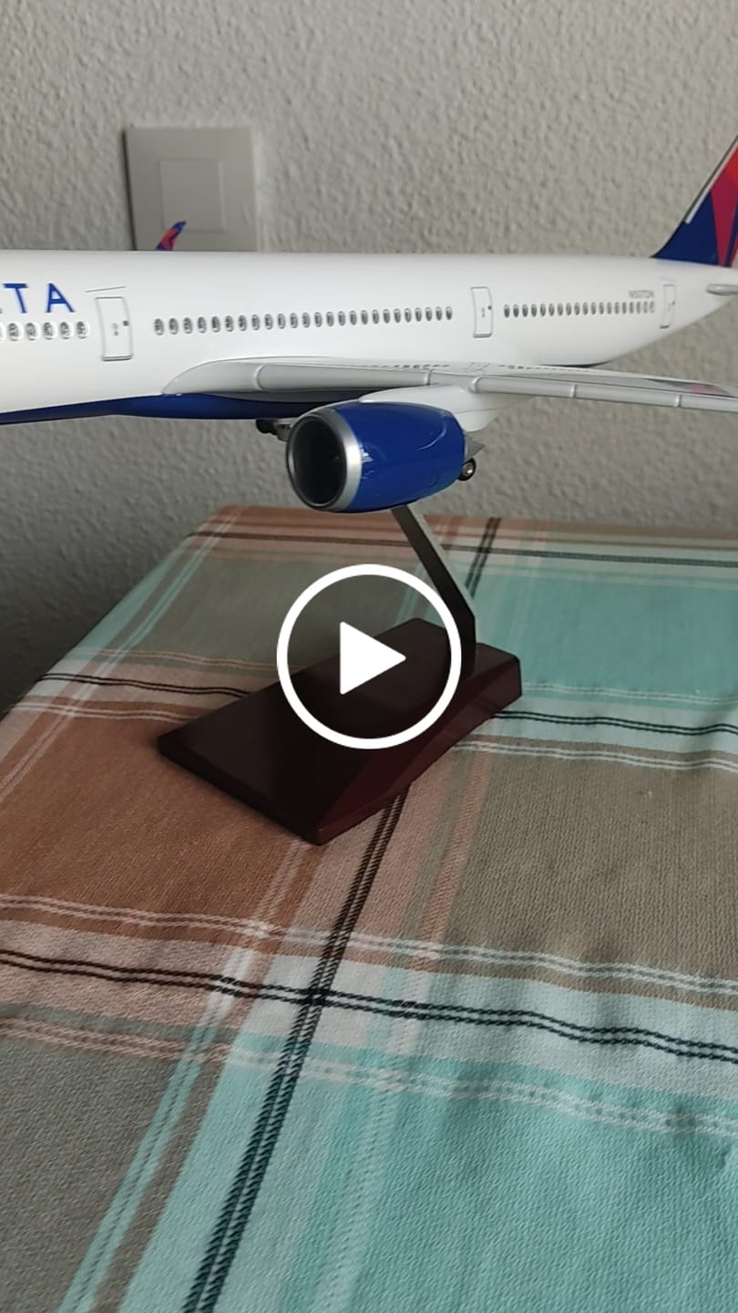 Customer video review of A350 Delta Airlines - Scale 1/142 - 47CM  - 18,5 in - Airplane Model