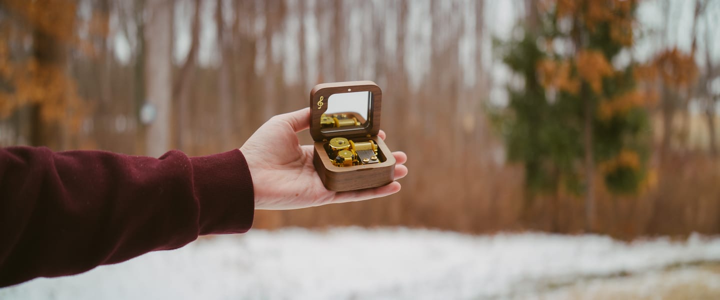 Customer photo review of Mirra - Music Box with Mirror & Stopper