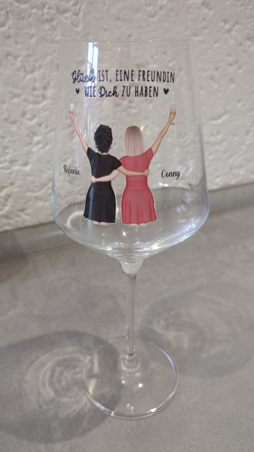 Customer photo review of Freundinnen - Personalisiertes Weinglas für Besties und Schwestern mit Illustration
