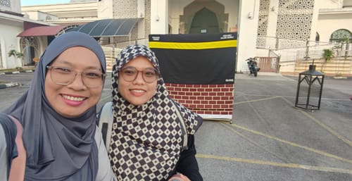 Customer photo review of Monogram Square (Berry)