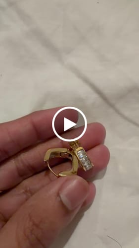 Customer video review of Celine Clover Bracelet