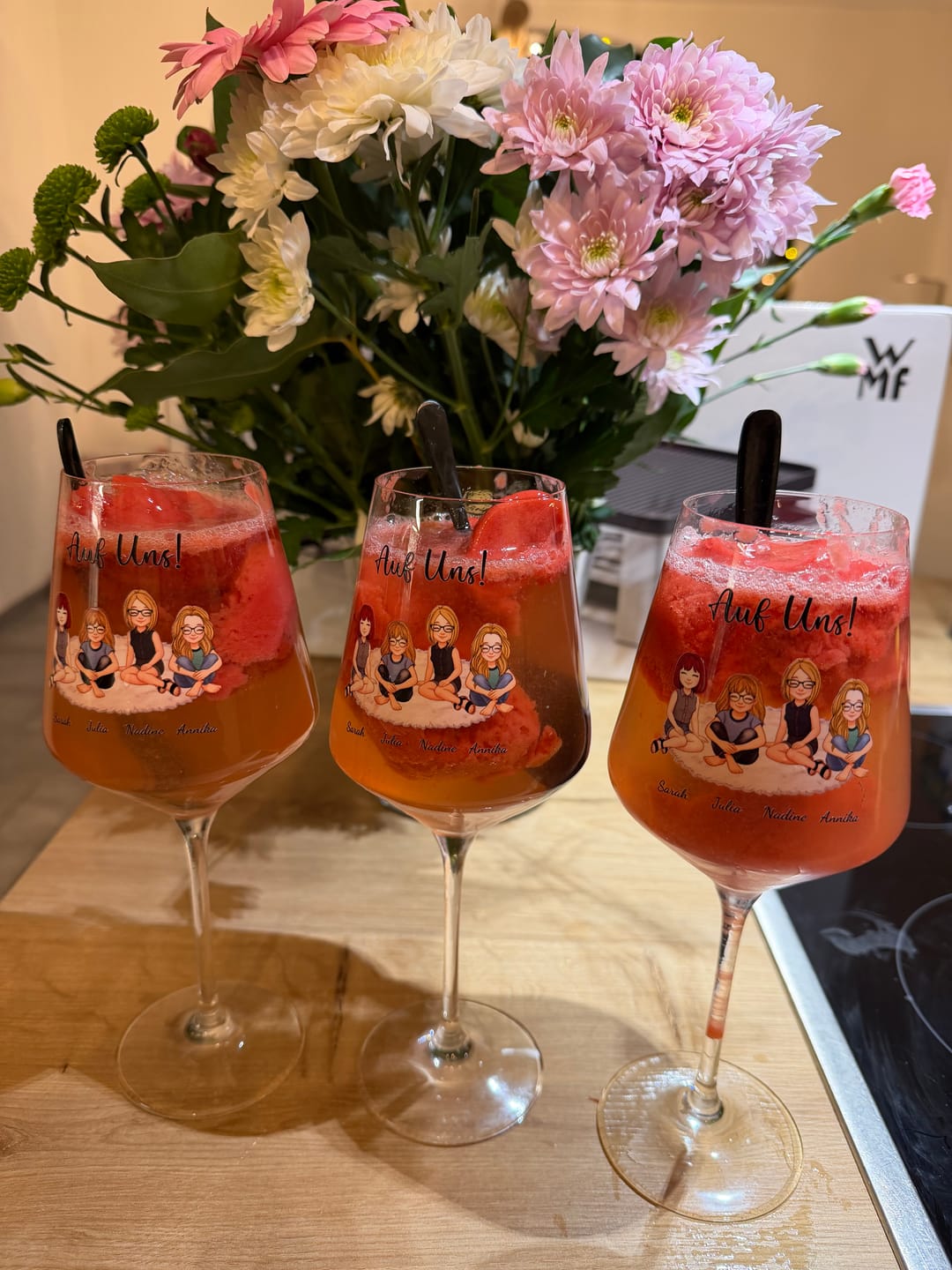 Customer photo review of Auf uns - Personalisiertes Weinglas für beste Freundinnen