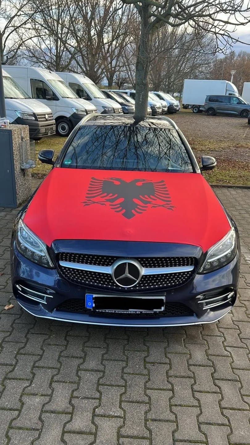Customer photo review of Drapeau Capot Albanie 🇦🇱