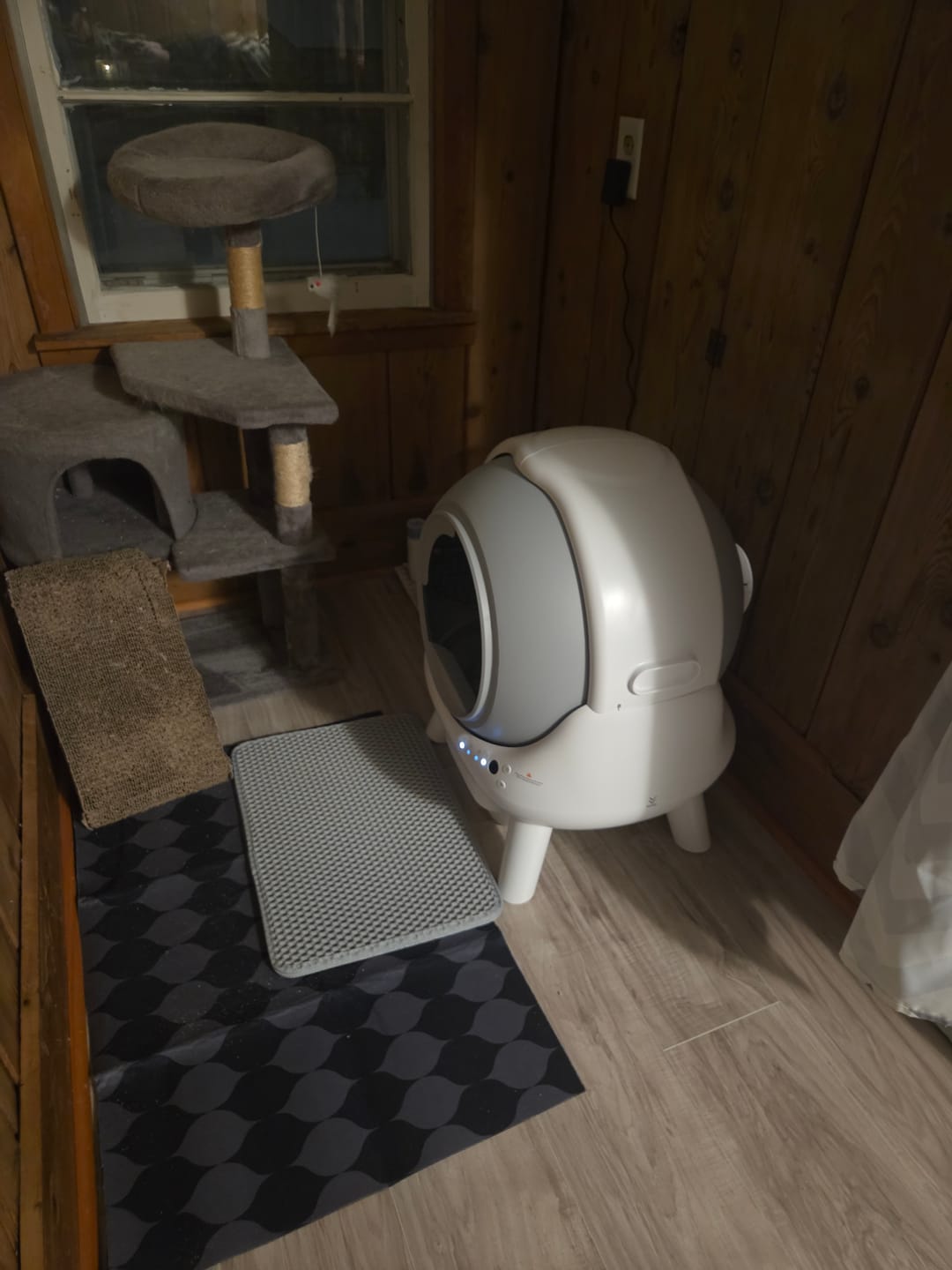 Customer photo review of [New Year Sale] New Arrivals Els Pet Orbitie with Wide Opening Self Cleaning Litter Box for Cats