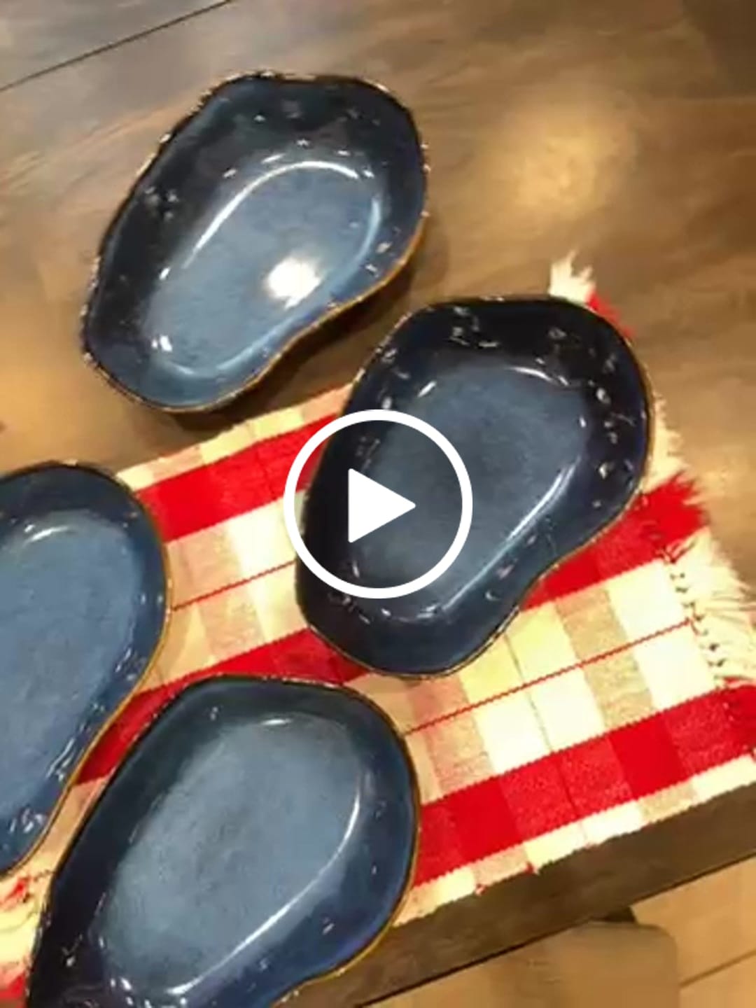 Customer video review of 4 pcs Stoneform Oval Plate-Ocean Blue