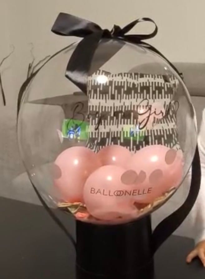 Customer photo review of Pop Up Gender Reveal Ballon pop