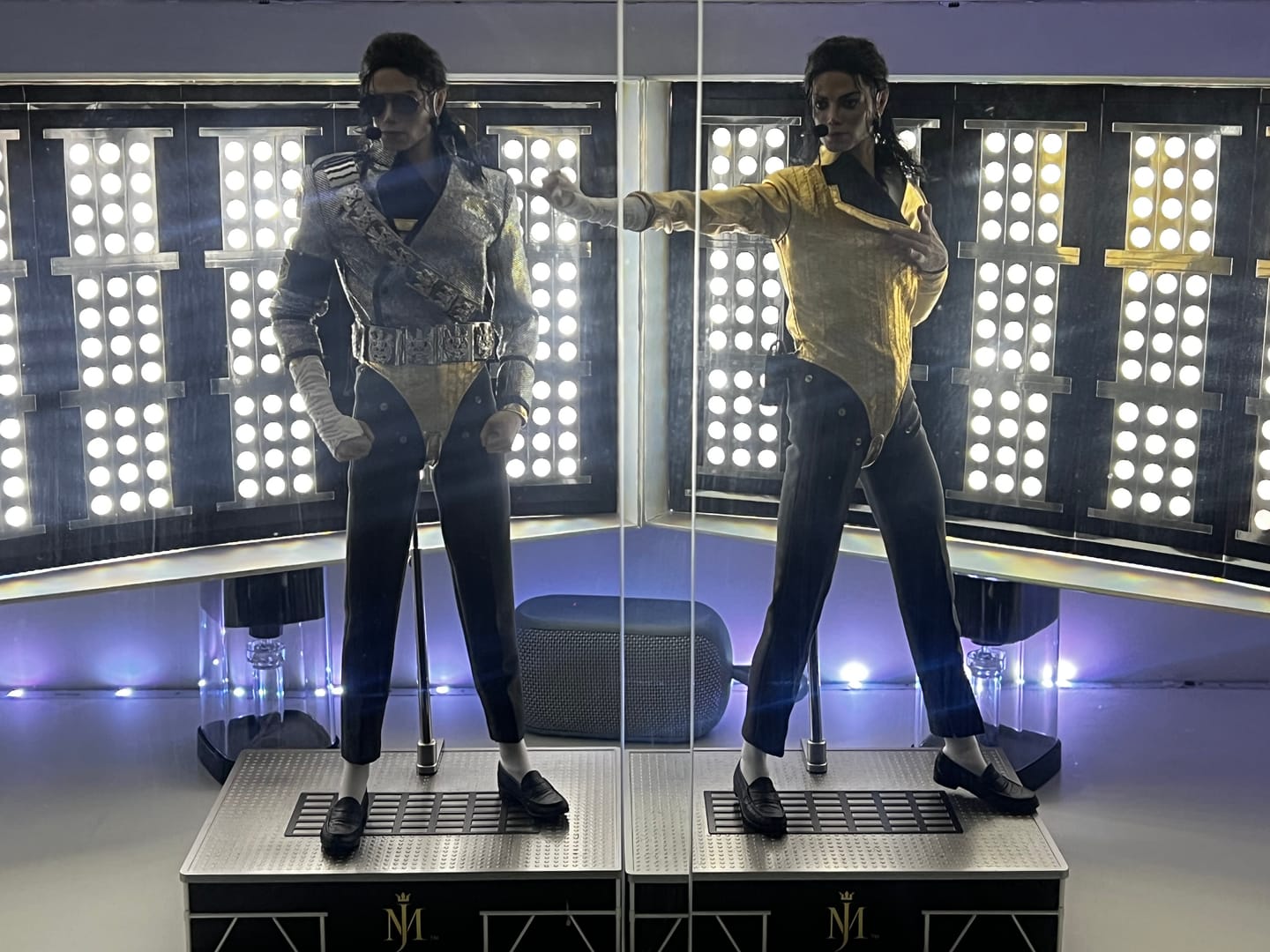 Customer photo review of Michael Jackson Jam 1/6 Scale Figure