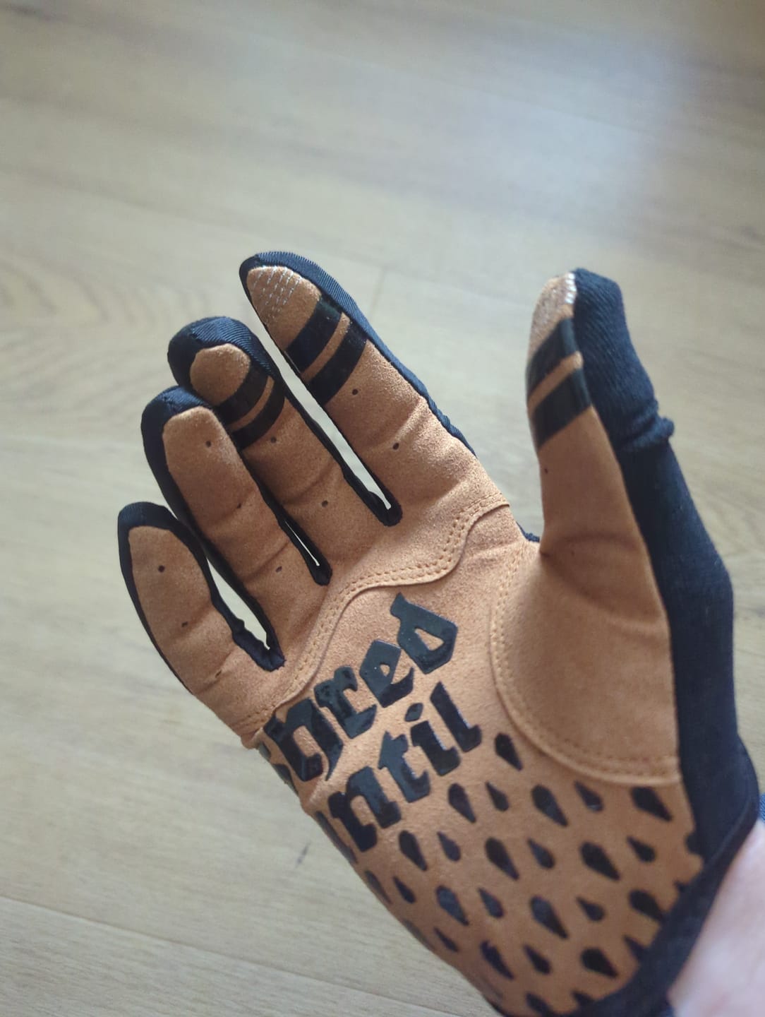Customer photo review of Wraith | Gravity Gloves