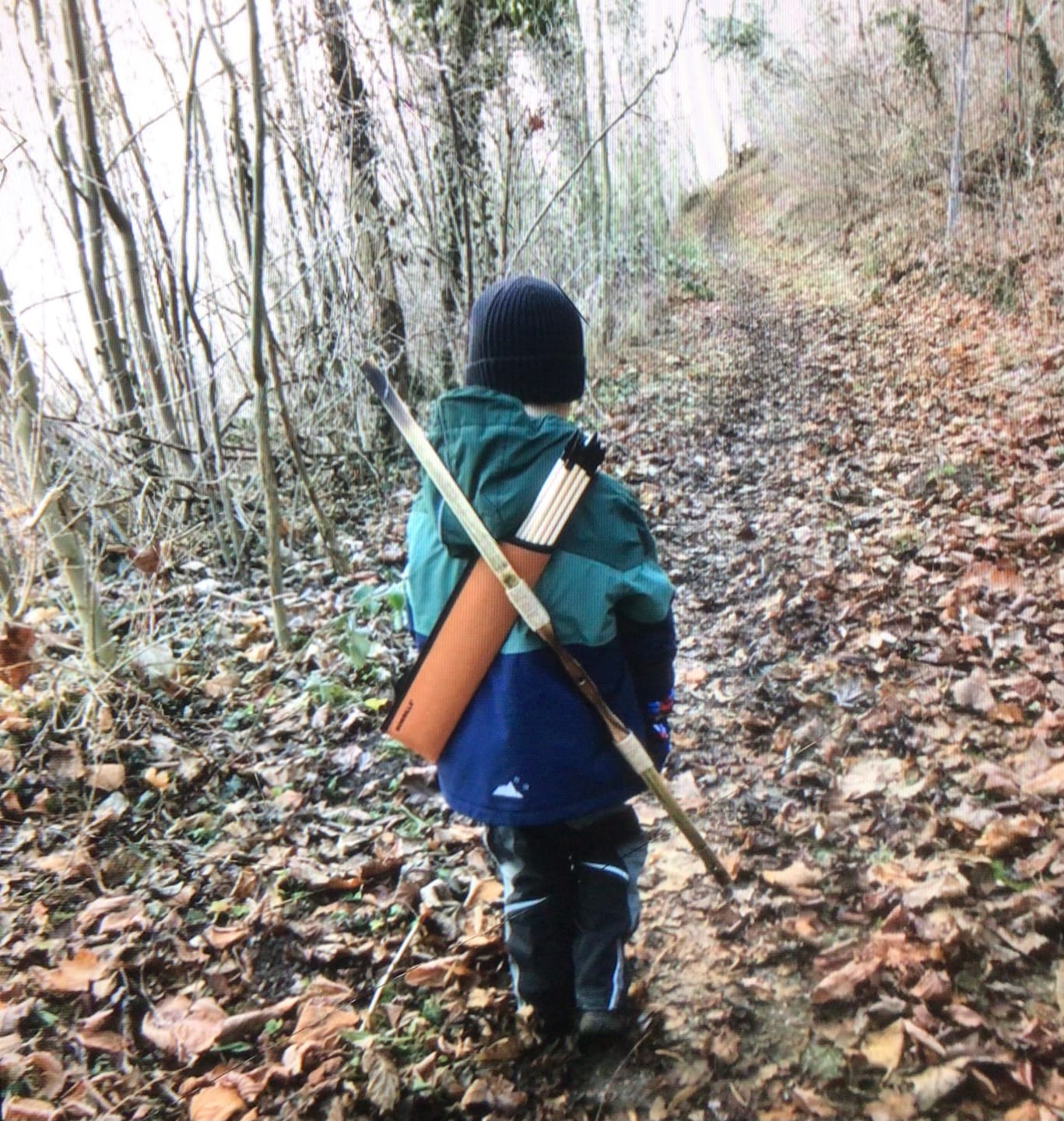 Customer photo review of Holzbogen Set mit 10 Pfeilen, Köcher, 3 Zielscheiben und Aufbewahrungstasche