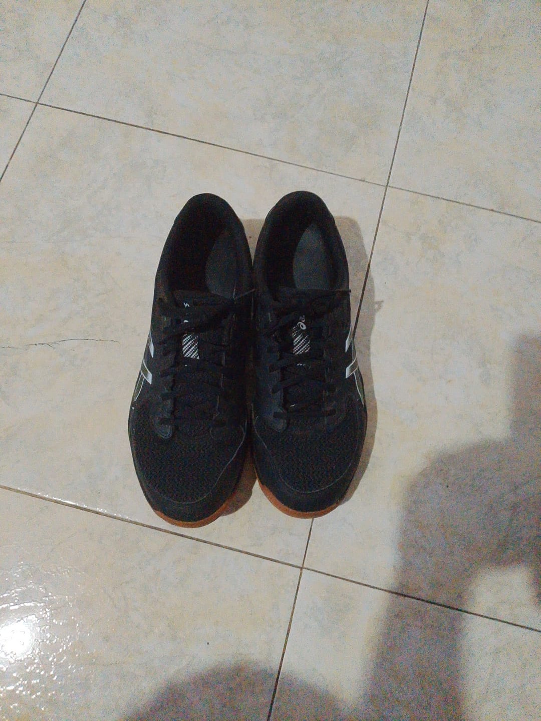 Customer photo review of Asics Gel Rocket 12 Hombre Black Gunmetal