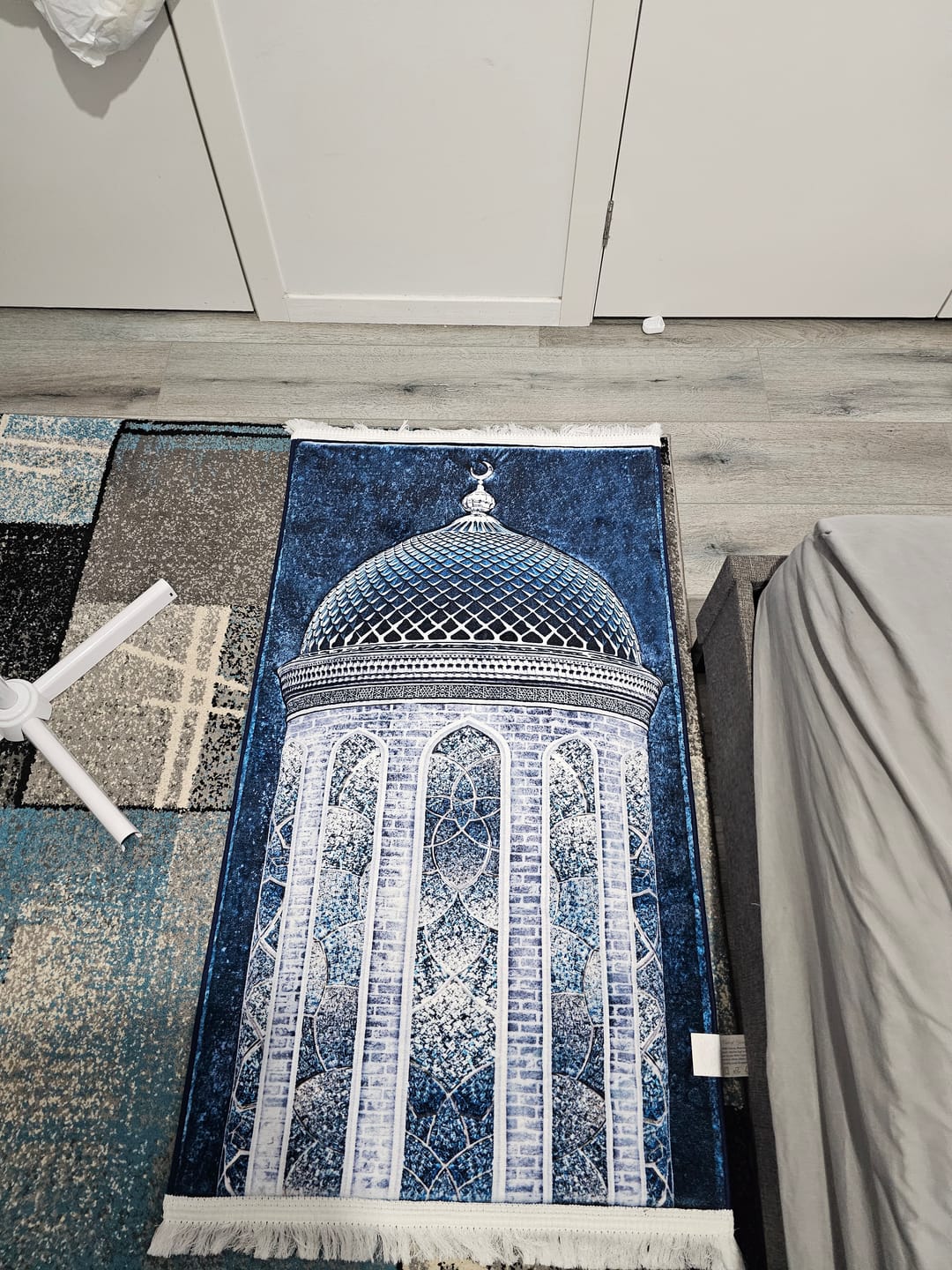 Customer photo review of Crystal Dome  Padded Prayer Mat