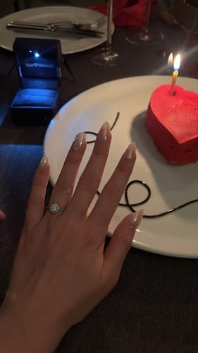 Customer photo review of Shimmer Petal - Short Almond - 30 Adet Takma Tırnak