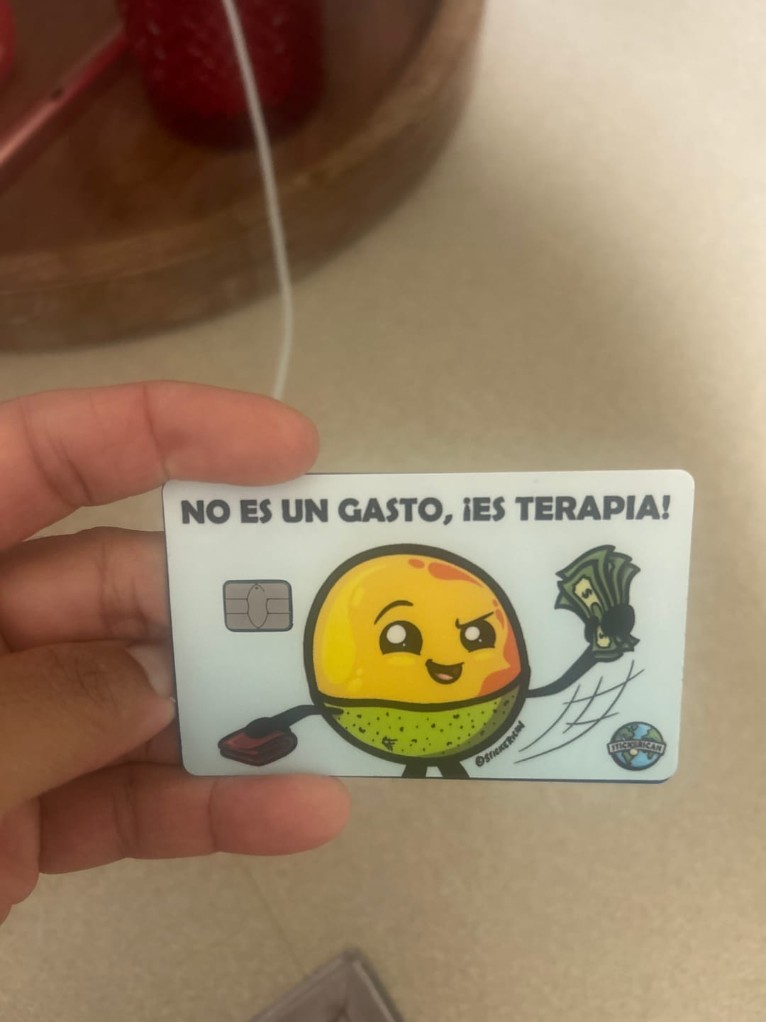 Customer photo review of (Damas) Mejor Pelá' que Amargá' - Sticker para Tarjeta de Crédito