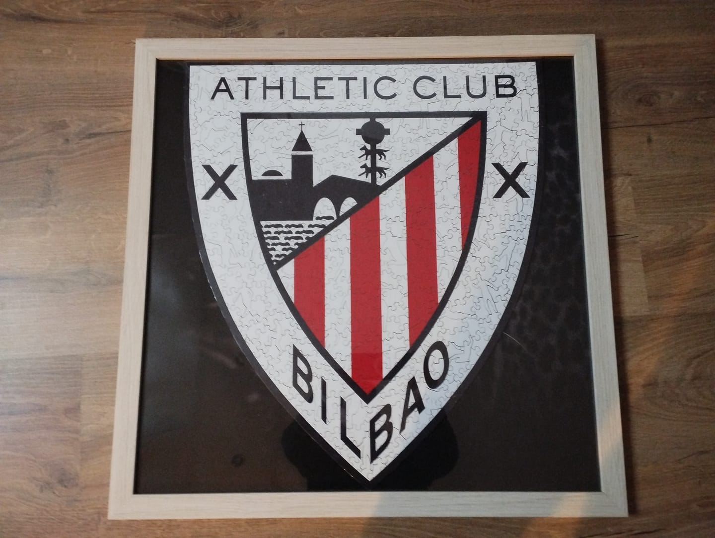 Customer photo review of Athletic Club® Logo - Puzzle de Madera