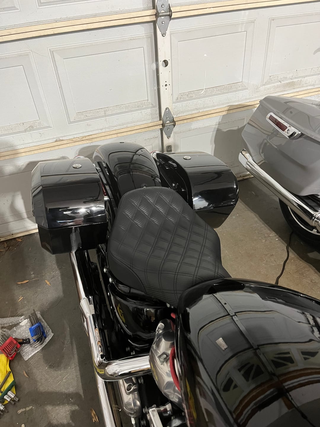 Customer photo review of 32L - Darkin Large Quick Mount Painted Hard Saddlebags for Harley Softail Standard FXST