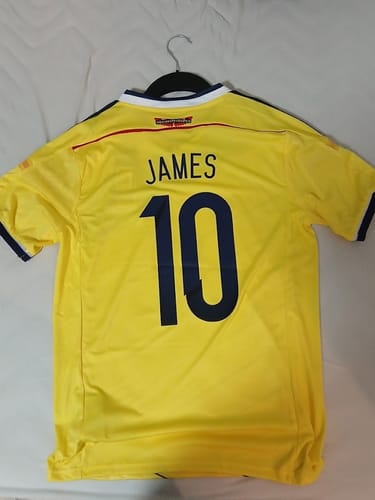 Customer photo review of James Rodriguez Colombia 2014 Brazil World Cup Blue Retro Jersey Trikot Maillot