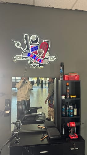 Customer photo review of Du Riight - Premium Neon Artwork