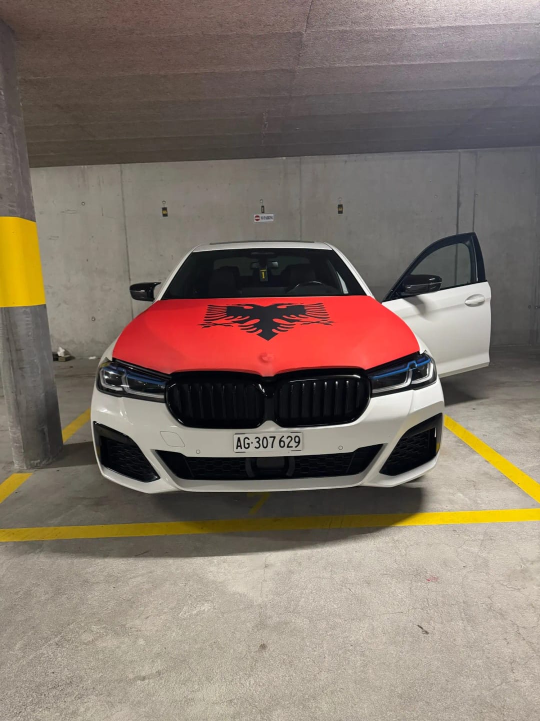 Customer photo review of Drapeau Capot Albanie 🇦🇱