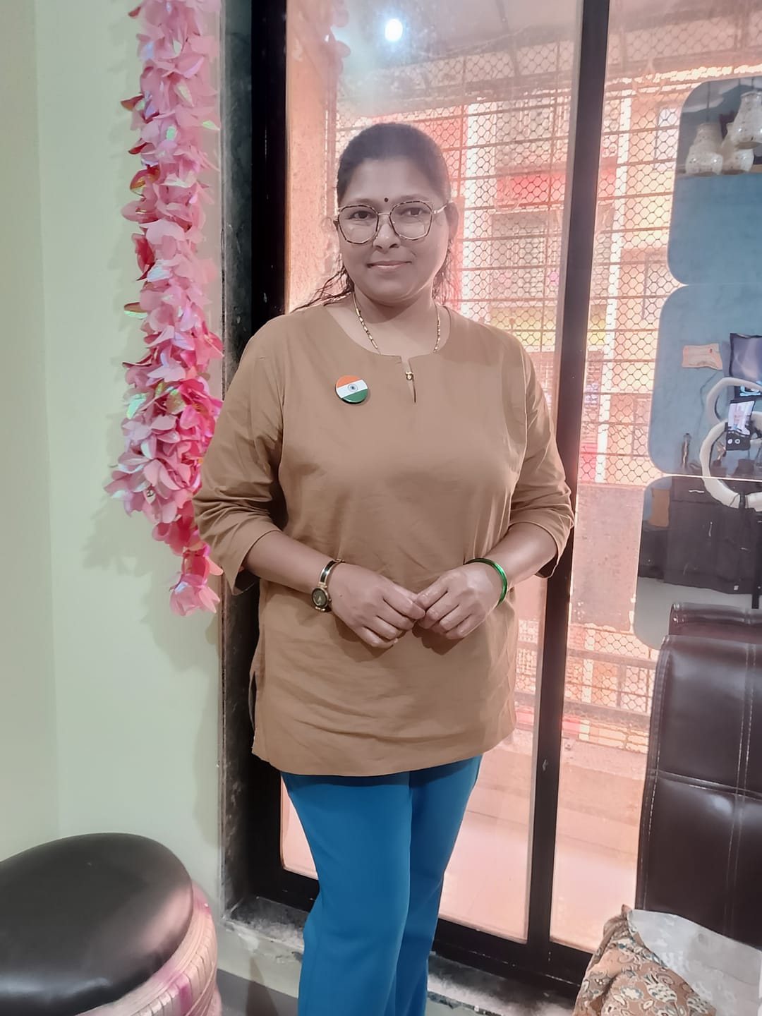 Customer photo review of Women Coffee Brown Airy Linen Split Neck Short Kurta