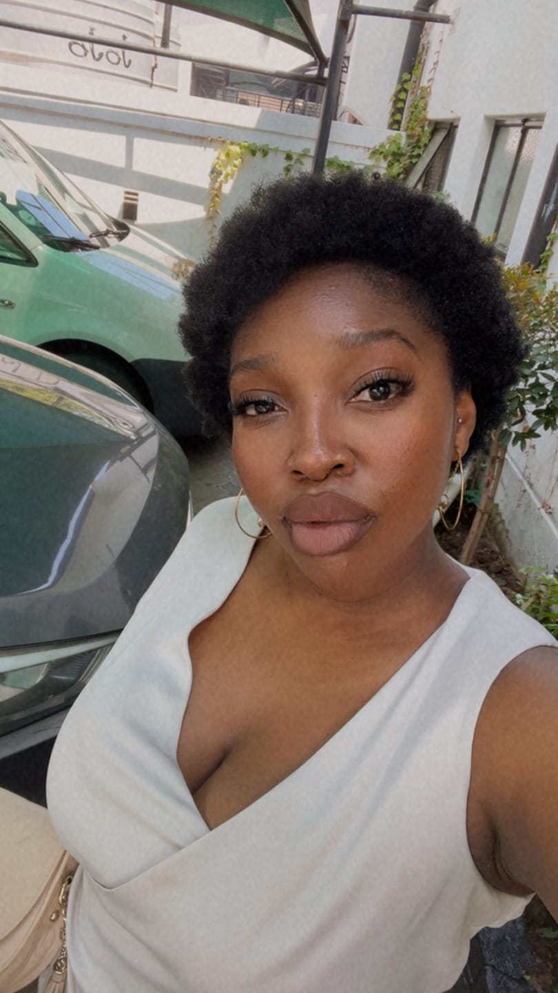 Customer photo review of Gold Era Drop Hoops