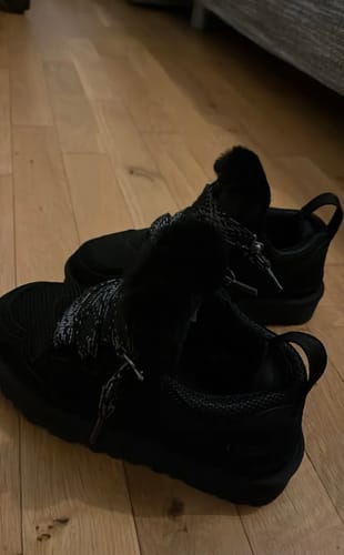 Customer photo review of UGG Lowmel