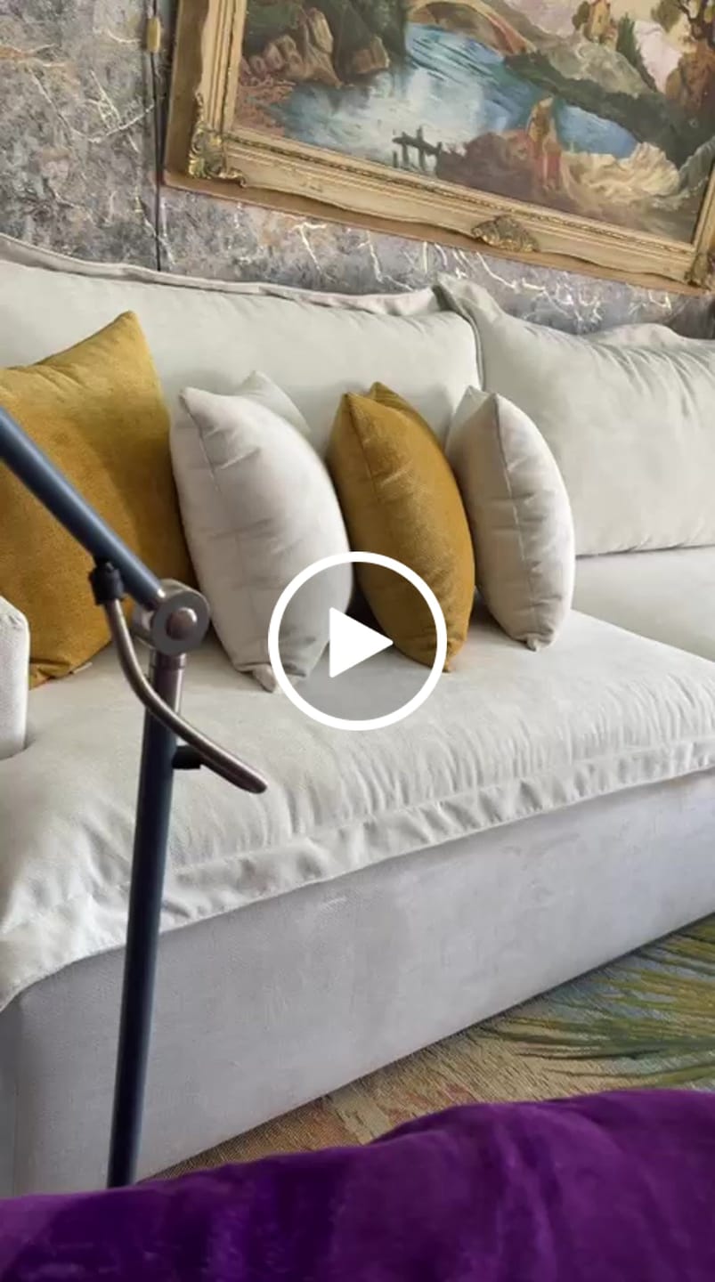 Customer video review of Modern browncolored shelf (2 units)