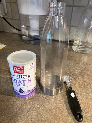 Customer photo review of Honest Kitchen - Lait de Chevre et Probiotiques pour chien